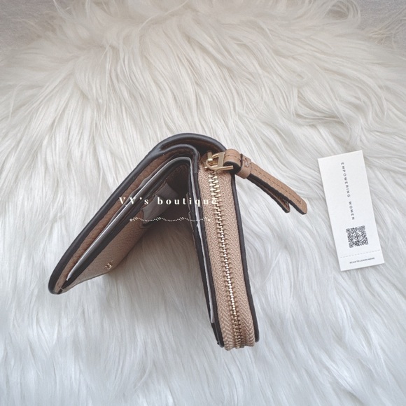 NWT Tory Burch Thea Bifold Pebble Leather Wallet Taupe Beige Tiramisu 146463 - Picture 5 of 6